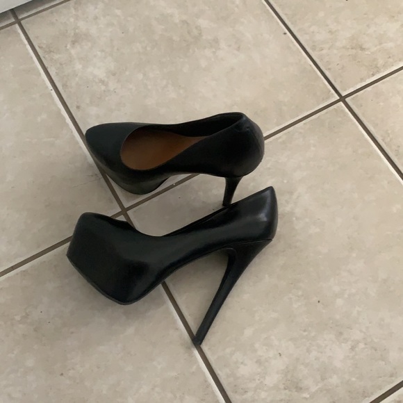 Steve Madden Shoes | Used Steve Madden Black Platform Heels - Picture 3 of 4